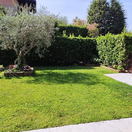 Centro Con Piscina E Giardino Privato