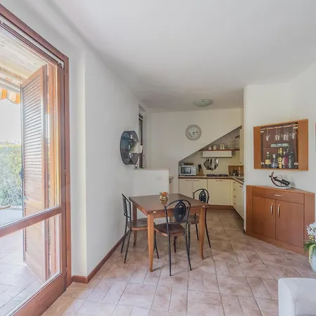 Centro Con Piscina E Giardino Privato