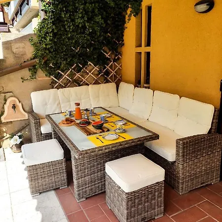 La Casara In The Center דירה לאזיסה