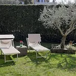 Appartamento Centro Lazise Con Piscina E Giardino Privato Apartmán